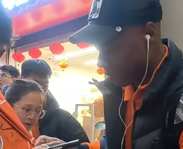 海牛外援家属入境 斯特兰德贝里场外干扰解除