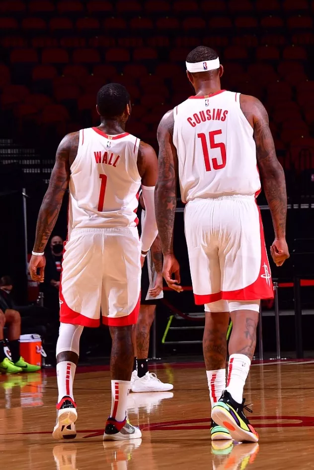 马刺25记三分创队史仍无缘历史前30 单场27记三分竟输球