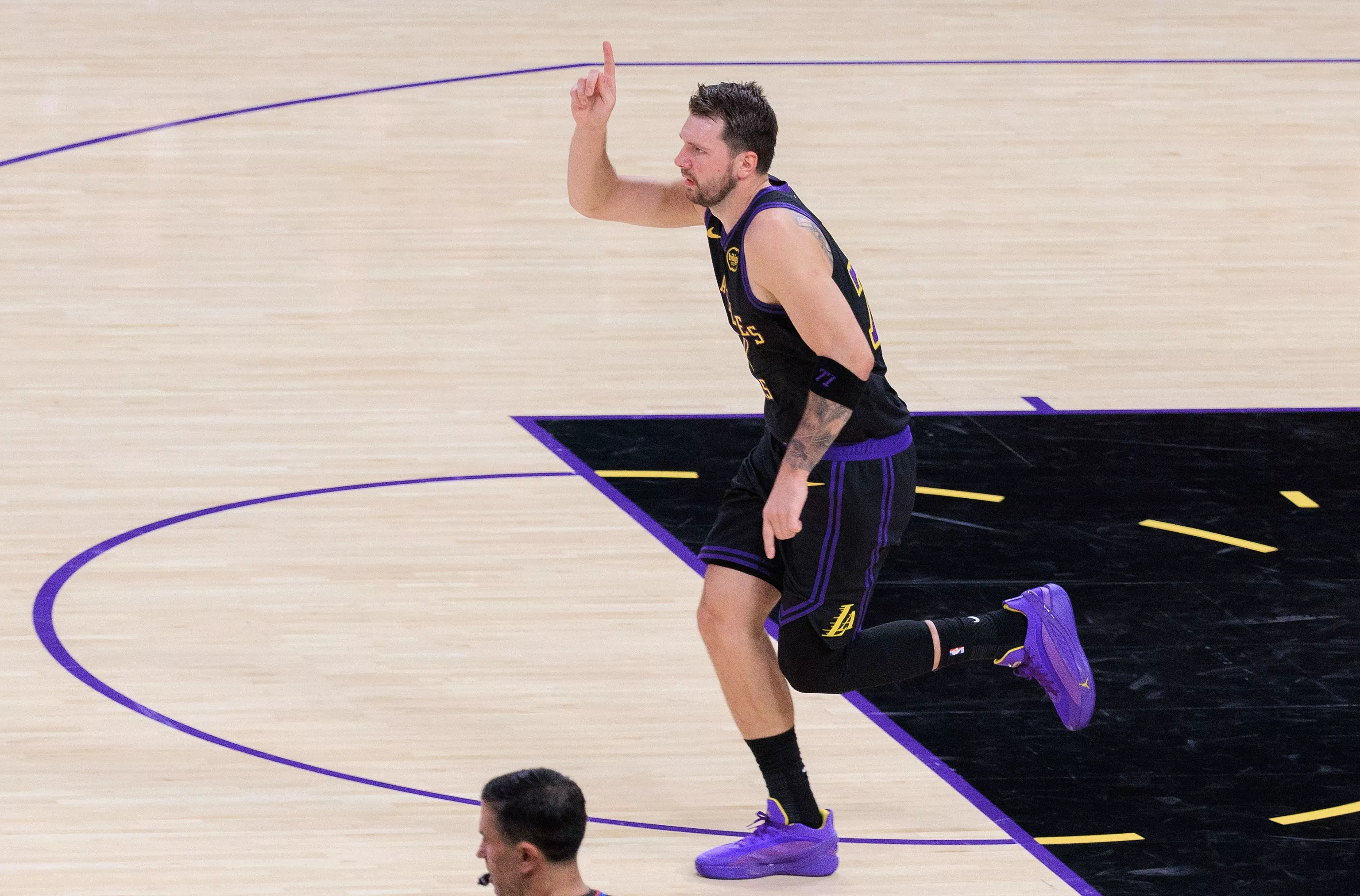 东契奇36分独行侠末节锁死火箭 赛后点出防守与分享球关键