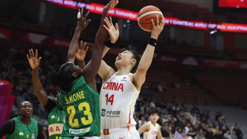 阿里纳斯批外界舆论失焦 称湖人状态已达季后赛标准