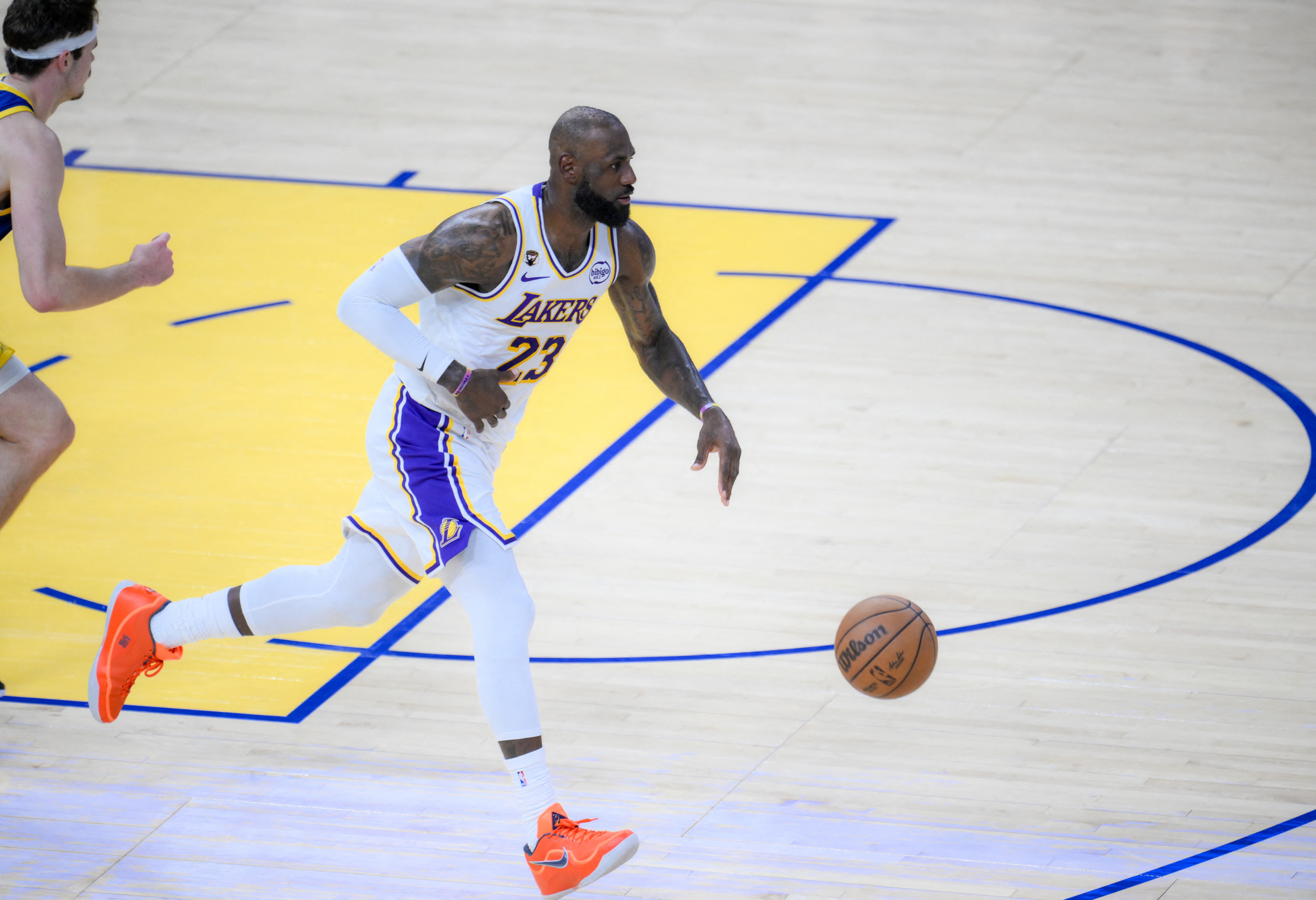 文班亚马率马刺冲击12连胜 掘金森林狼上演西部卡位战