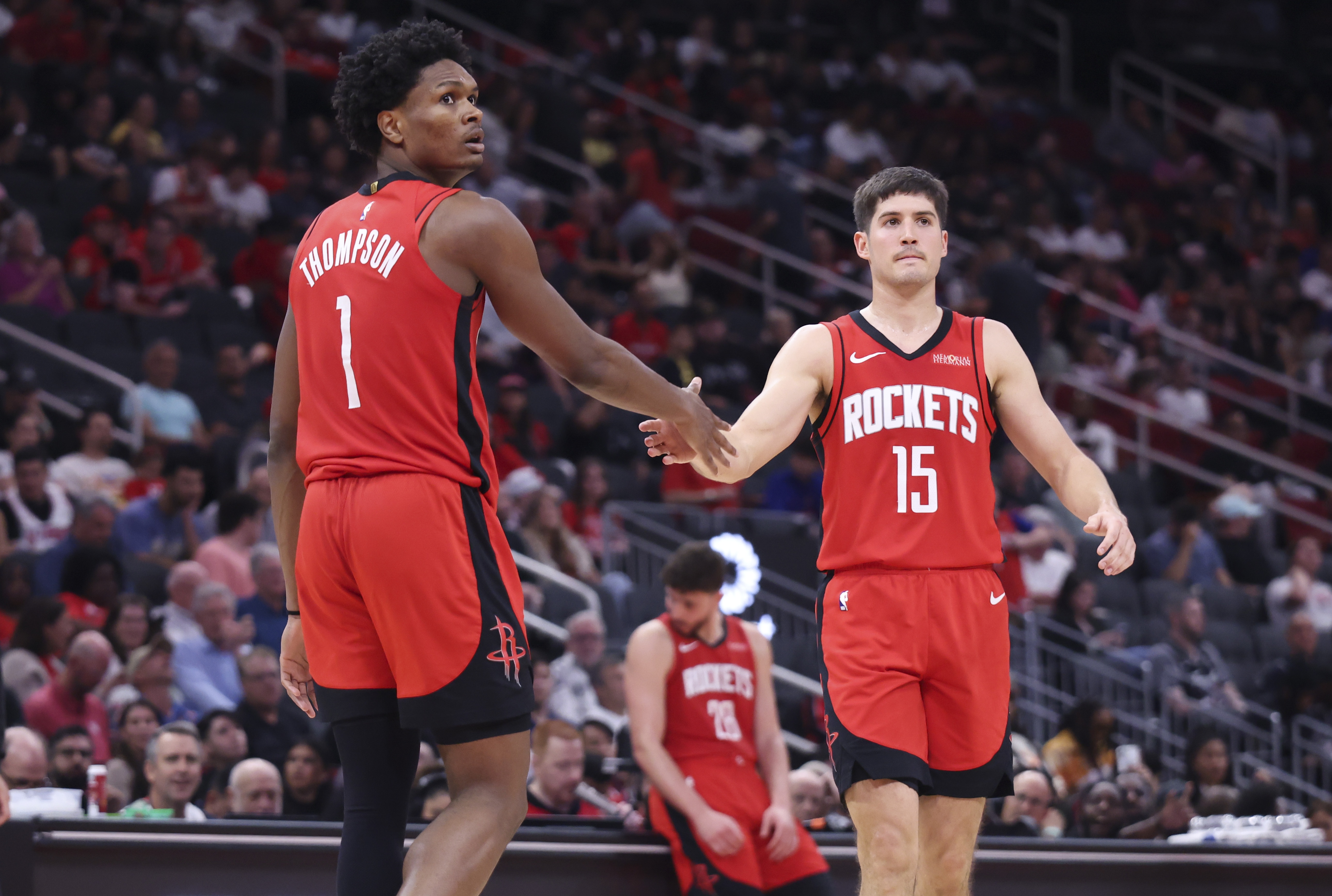 火箭新后场组合初显统治力 阿门谢泼德合砍47分32助