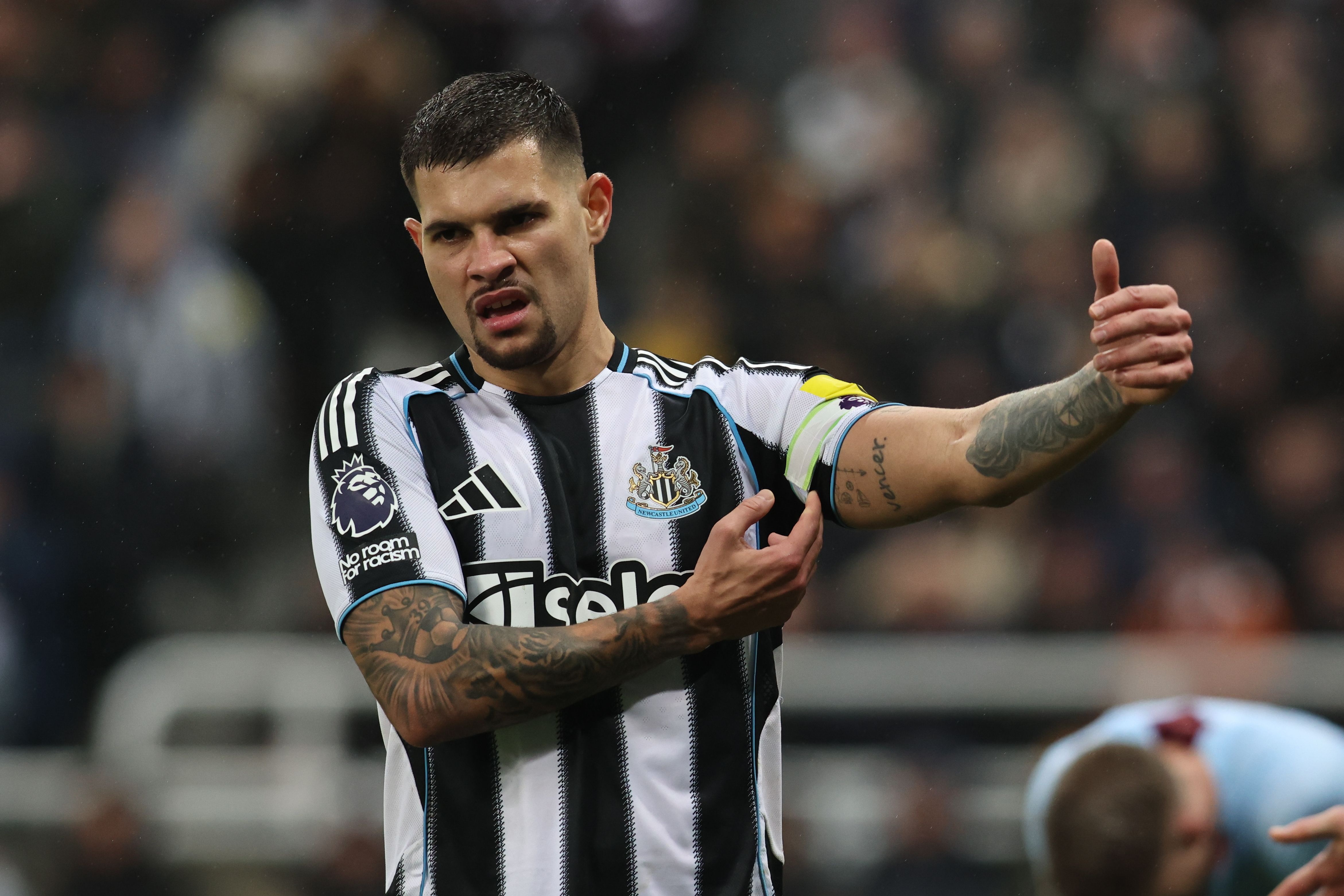 罗马诺确认曼联接触吉马良斯经纪人 转会仍处早期阶段 罗马诺确认曼联接触吉马良斯经纪人 转会仍处早期阶段