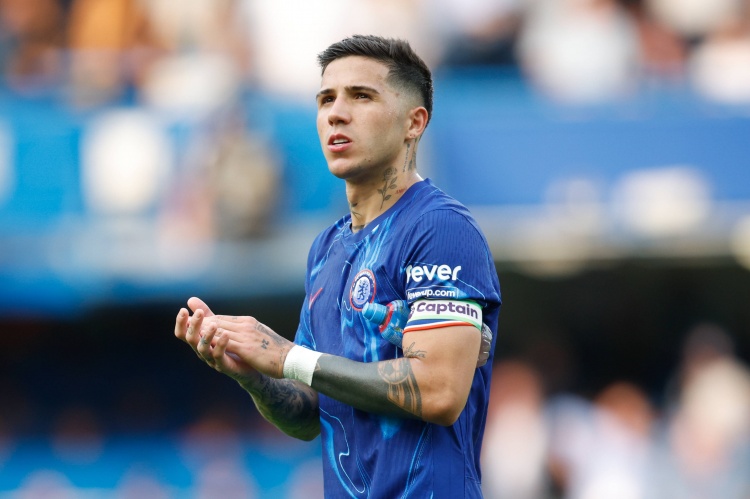 泰晤士报解析切尔西薪资结构 恩佐寻求新约 低底薪高奖金模式存隐忧