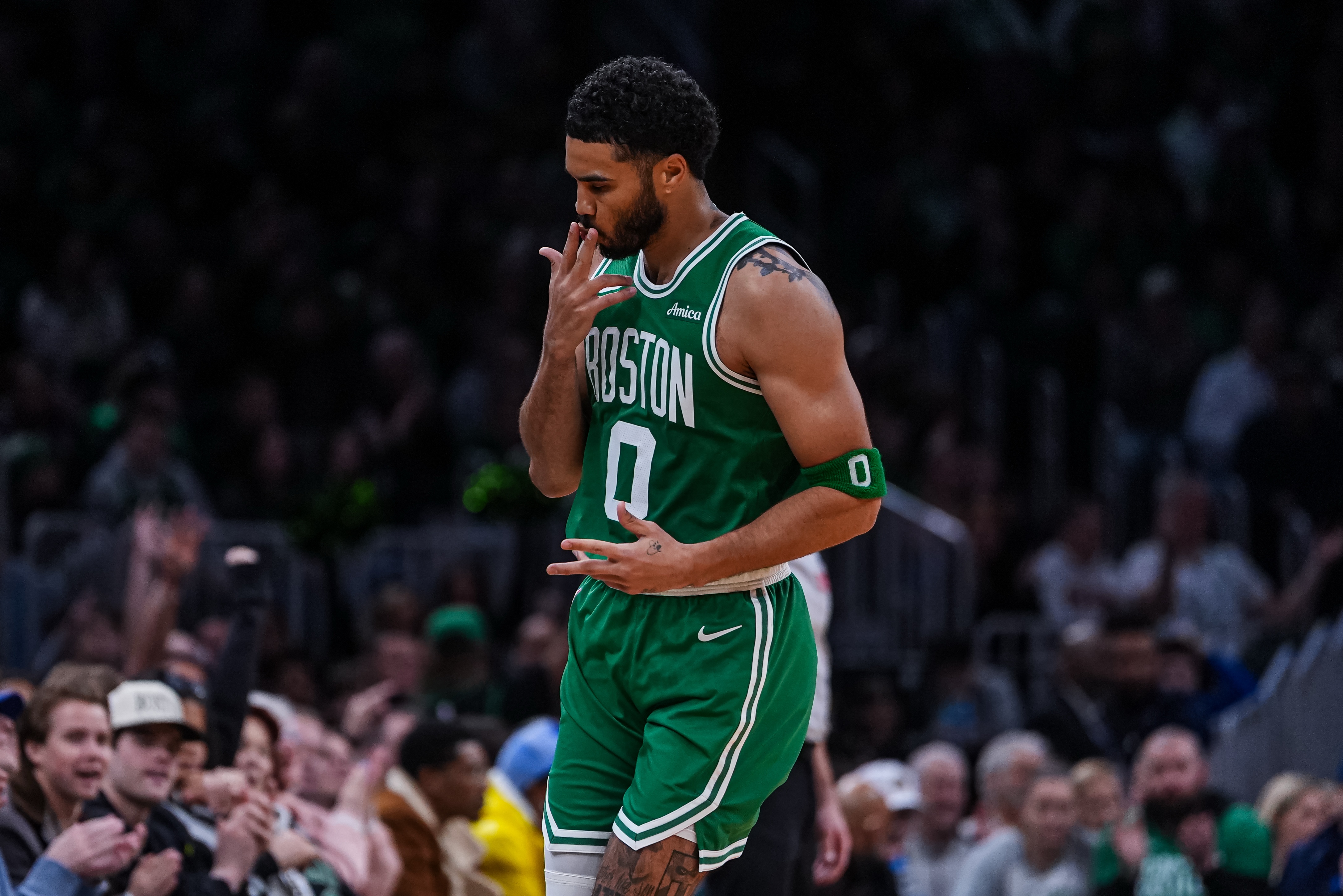 皮尔斯谈塔图姆低谷期：球员需要独处苦练 我选择远距离守护