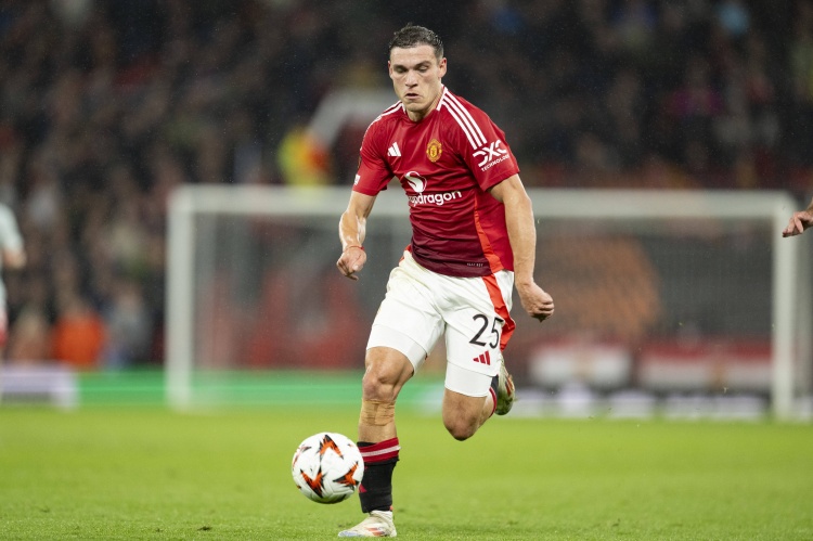 英超争五集团集体刹车 利物浦切尔西双双翻车