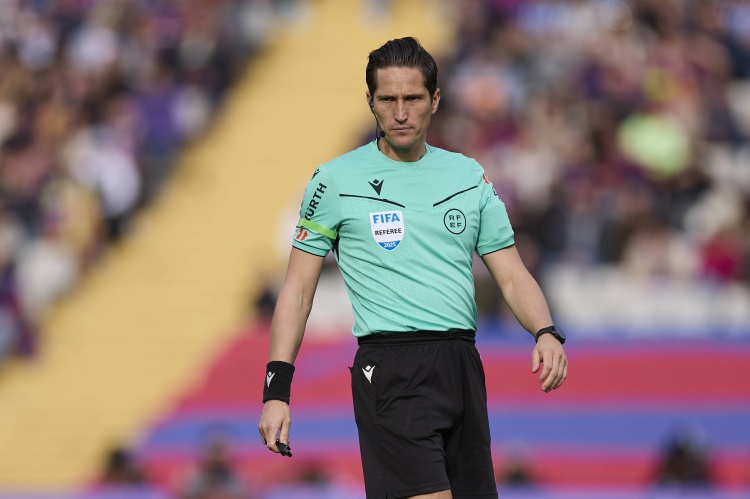 皇马TV炮轰主裁红牌判罚 称巴尔韦德染红为丑闻性误判