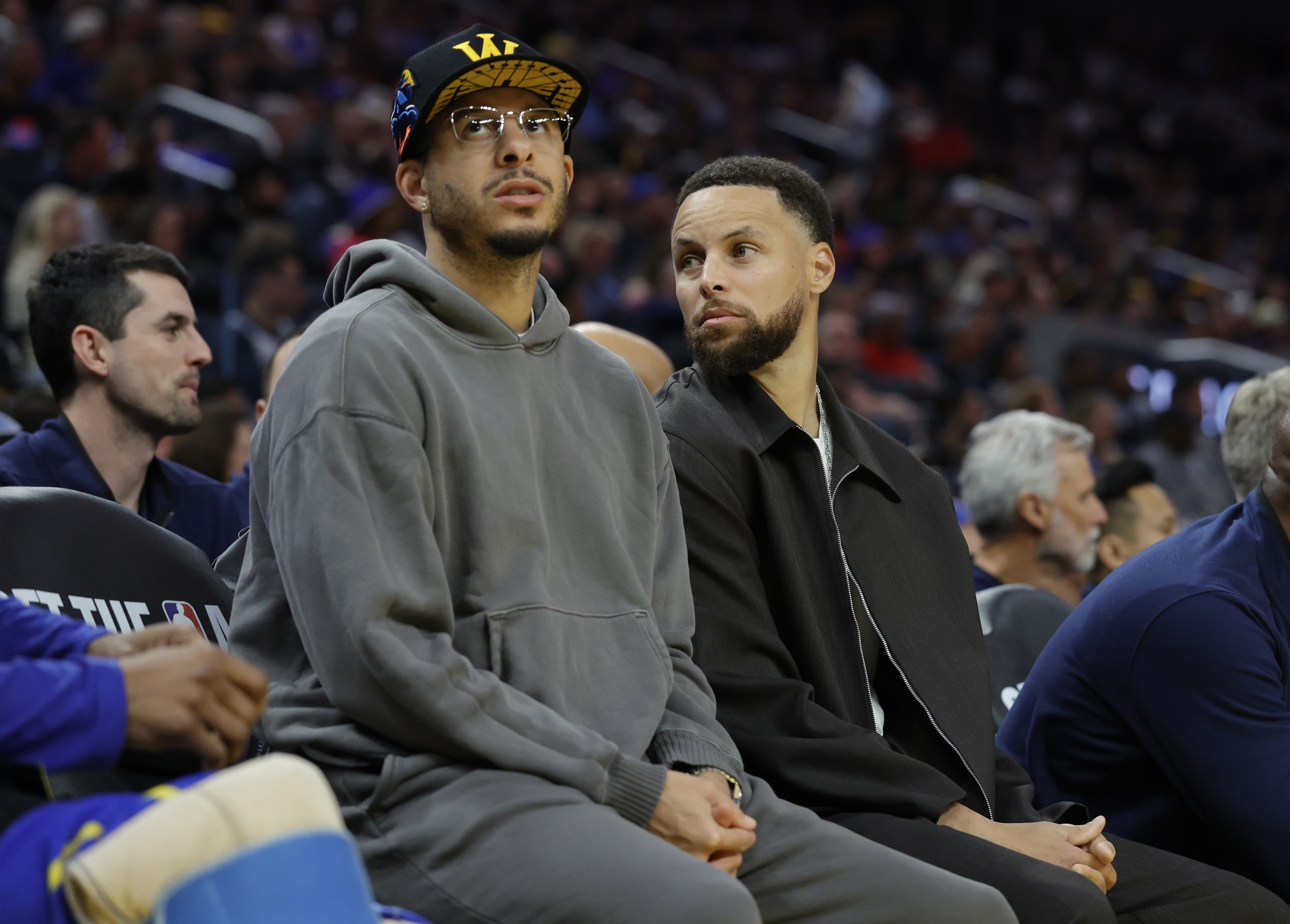 勇士赛季战略抉择：库里休战保签位与最后争冠窗口的博弈