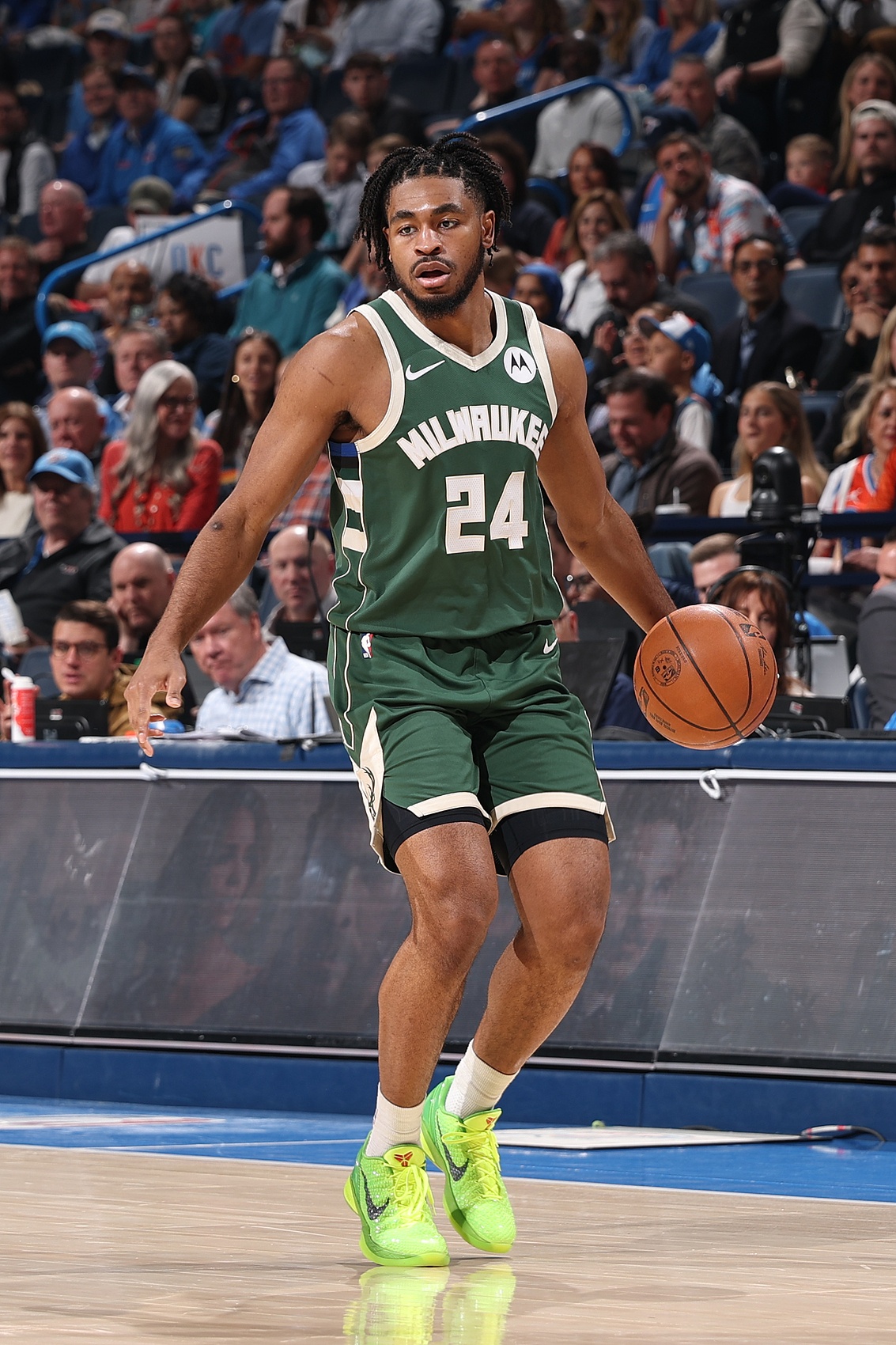 雄鹿裁掉卡梅隆·托马斯 评论员指其打法低效难留NBA