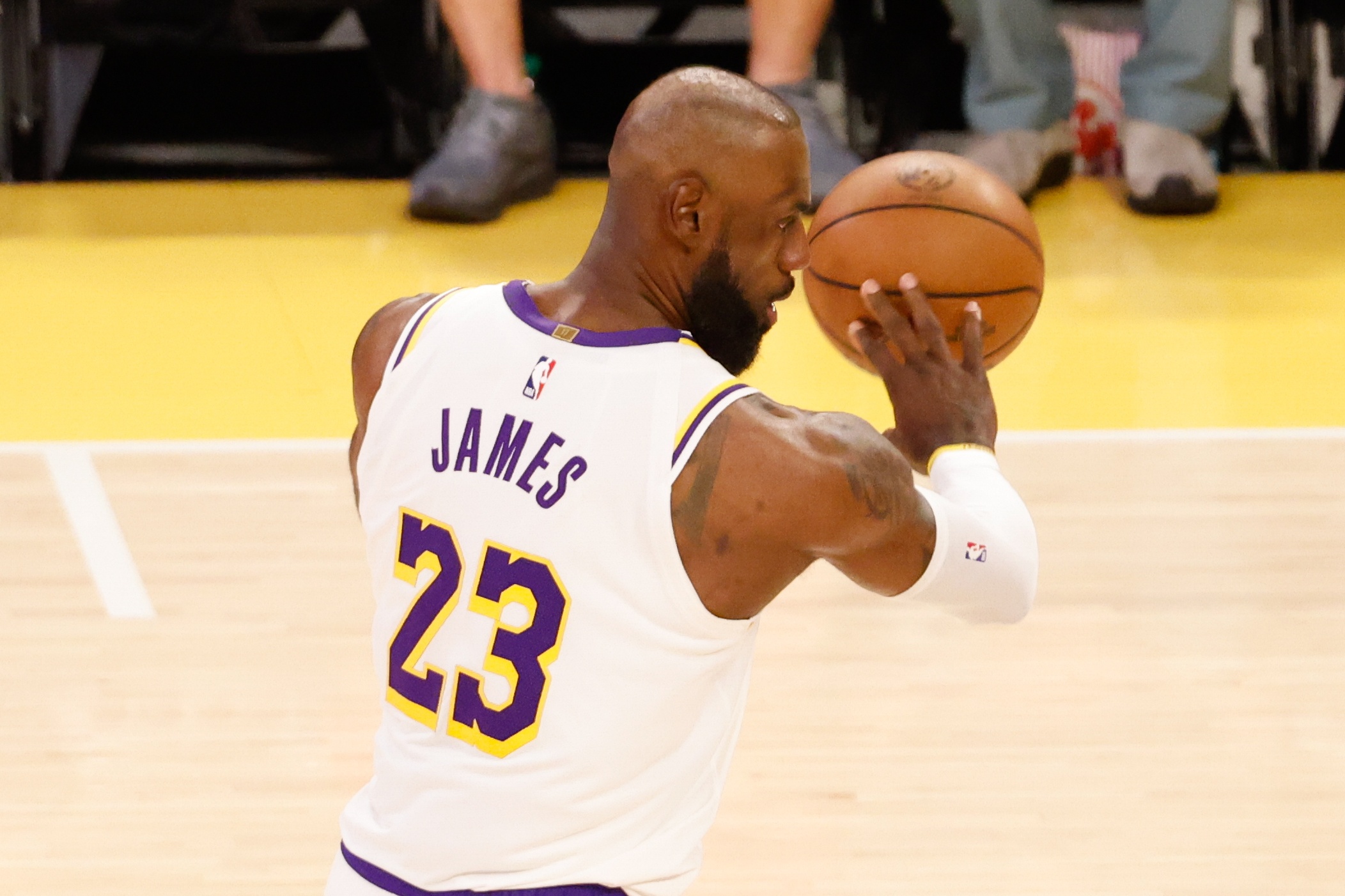 詹姆斯生涯第21季胜率过半 独享历史第一