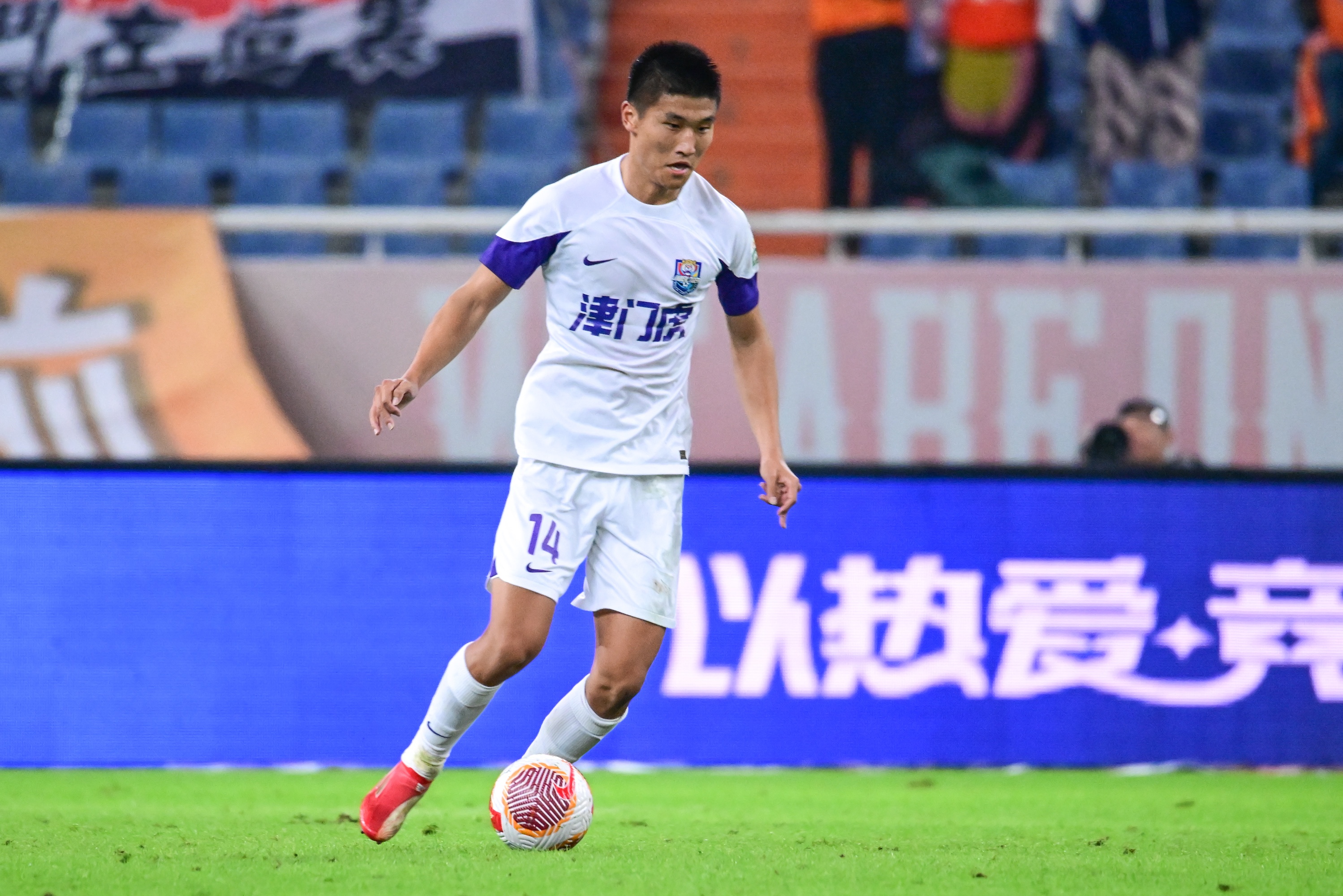 津门虎客战玉昆再遇后腰危机 黄嘉辉停赛郭皓伤缺