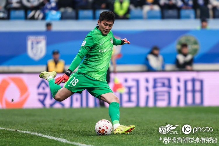 河南客场遭大连补时绝杀 王上源世界波难救主