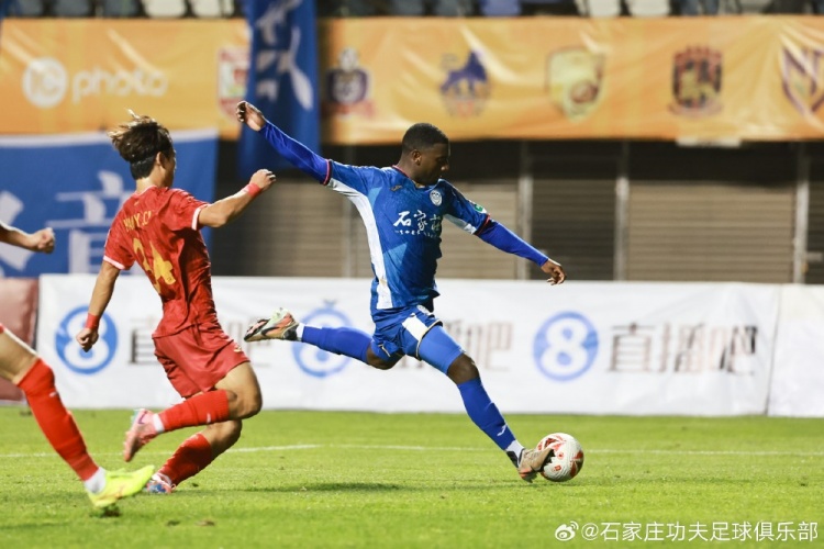 石家庄功夫主场遭定南赣联逆转 康拉德破门难救主