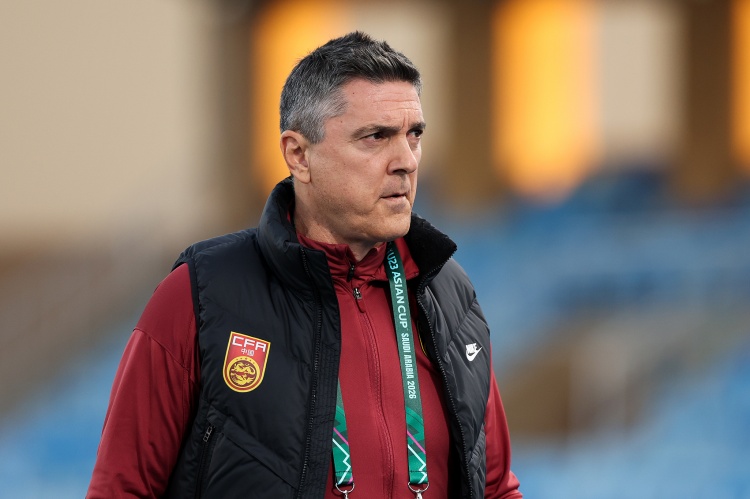 安东尼奥深圳观战国安 考察亚运超龄球员张玉宁