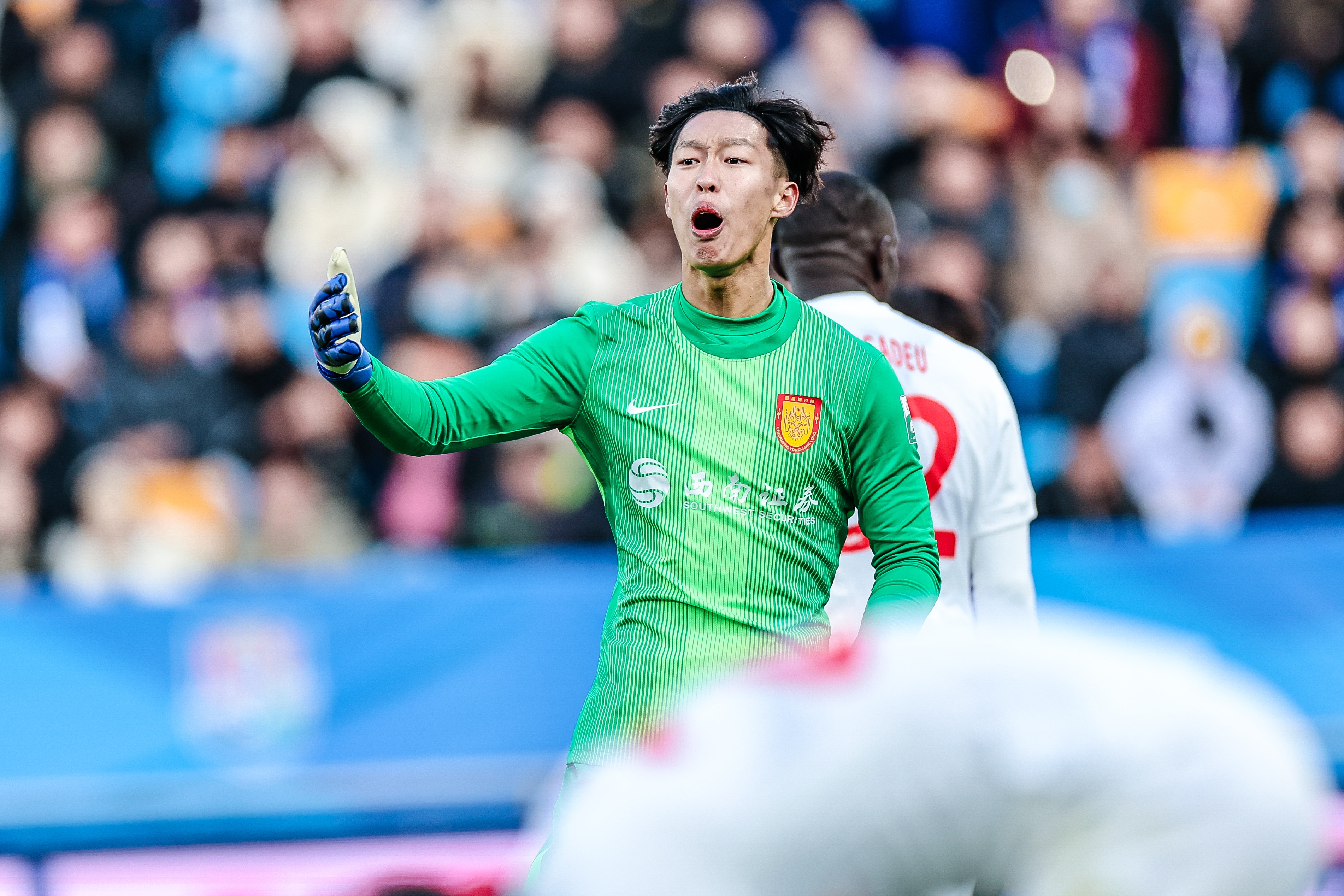 姚浩洋自曝赛前加练进攻定位球 重庆铜梁龙客场爆冷擒海港