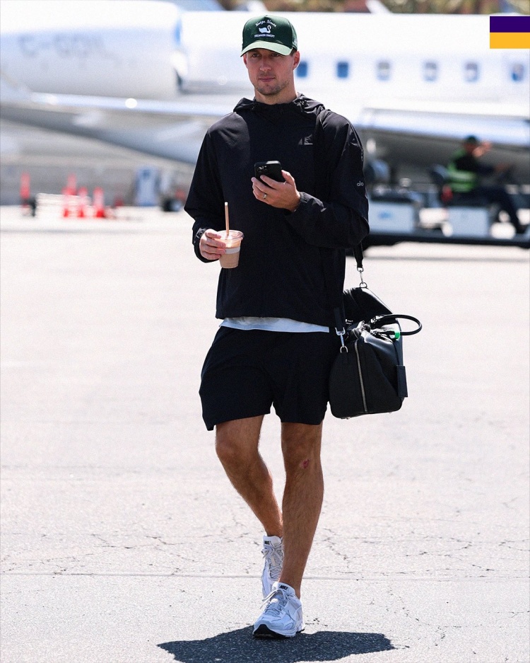 湖人官推晒登机照，G3客战火箭力争3-0