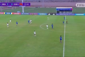 开场3分钟闪电丢球+连失单刀 中国U17女足0-3巴西止步16强