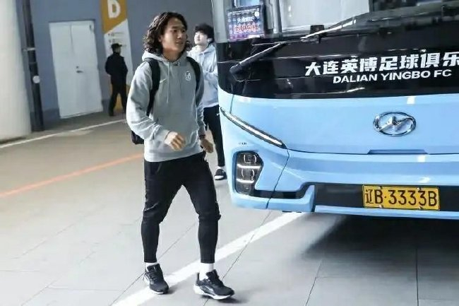 国足大名单或超50人 廖锦涛杨明洋考察遇隐忧 国足大名单或超50人 廖锦涛杨明洋考察遇隐忧