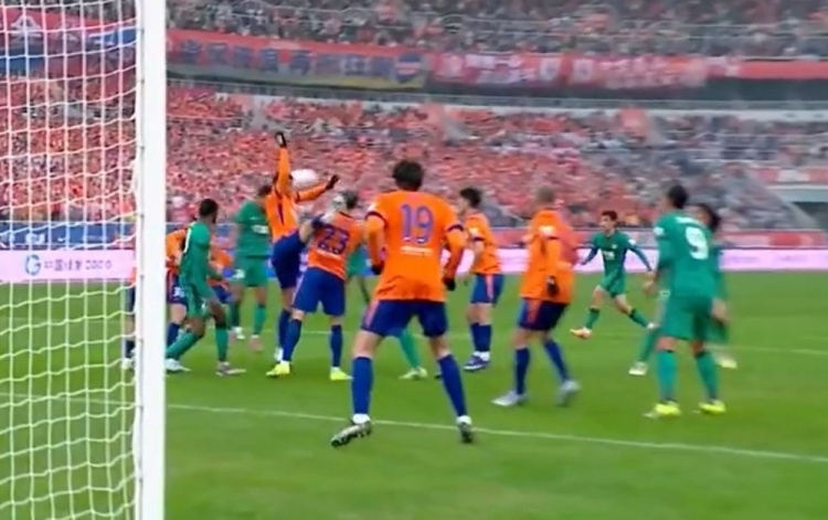 足协评议确认泰山国安战漏判点球 主裁麦麦提江VAR唐顺齐面临内部处罚