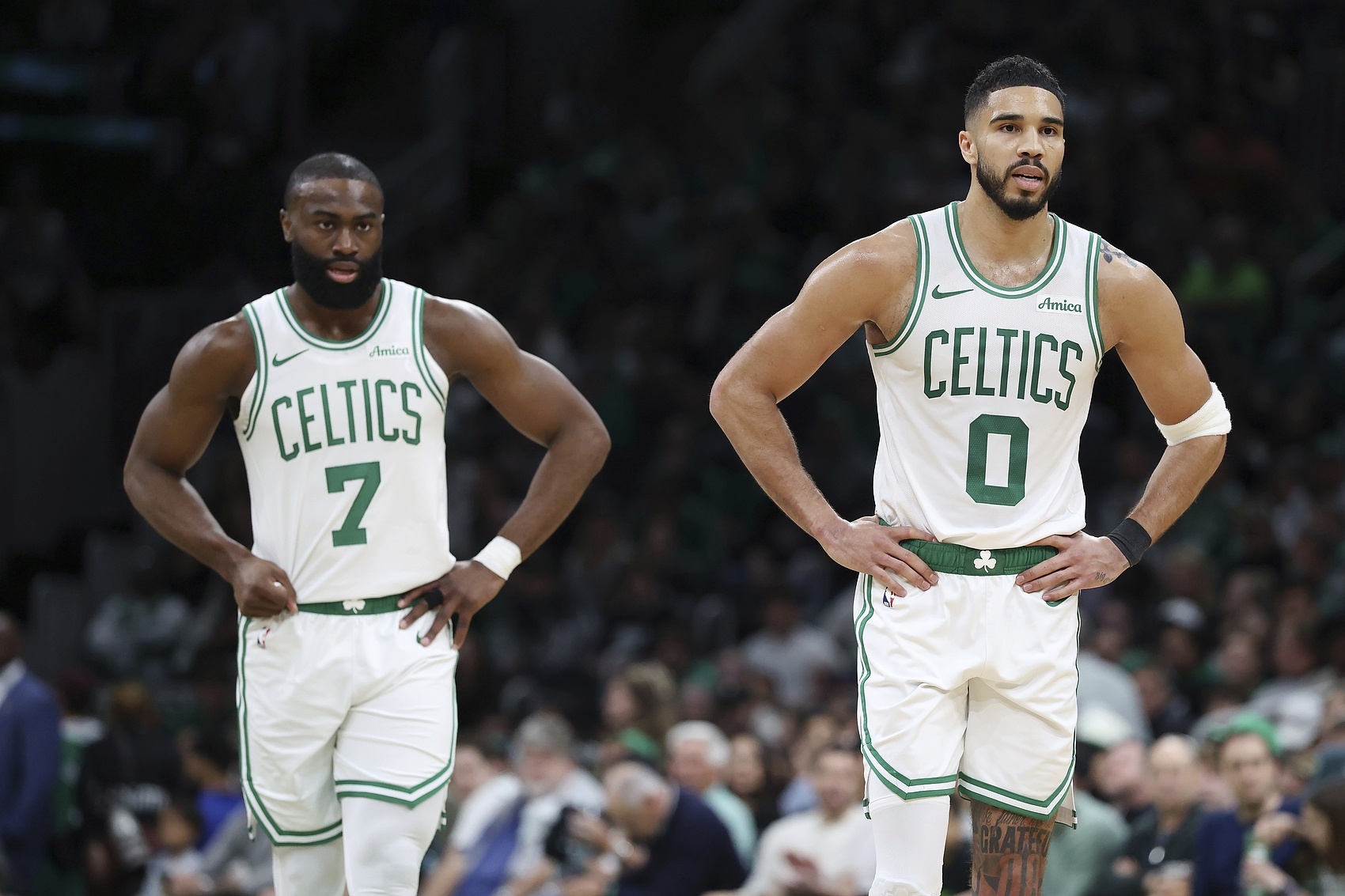 前瞻：塔图姆复出绿军欲止颓，文班亚马坐镇马刺迎战快船，湖人主场誓擒步行者